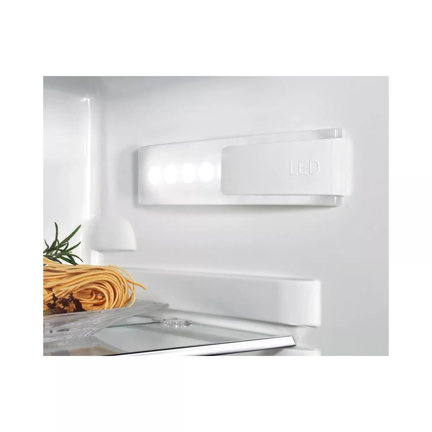 SCE818F6TS REFRIGERATEUR ENC AEG 2 PORTES 254L - 4