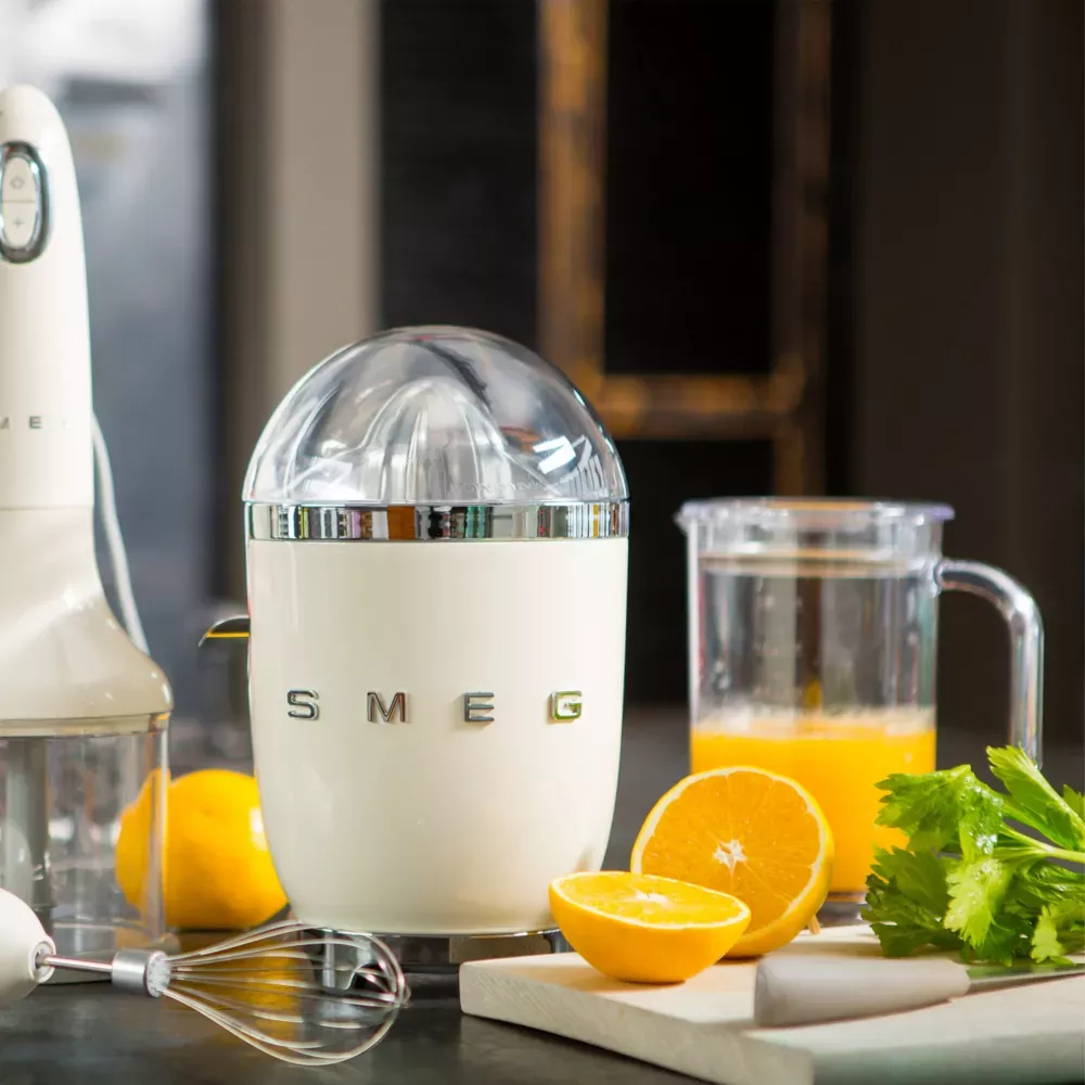 CJF11CREU PRESSE AGRUMES SMEG ANNÉES 50 70W CREME - 3